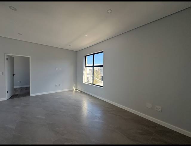 4 BEDROOM HOUSE FOR SALE IN SANDOWN